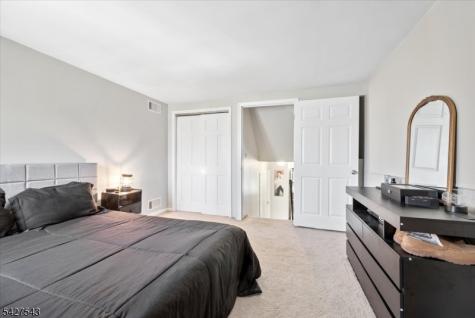 15 Village Way Vernon NJ 07462