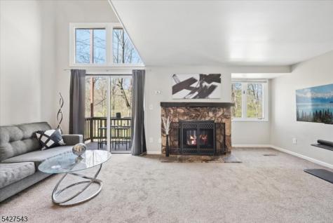 15 Village Way Vernon NJ 07462
