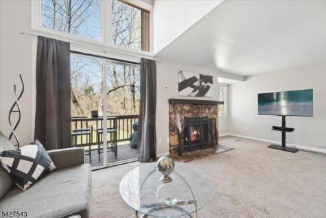 15 Village Way Vernon NJ 07462