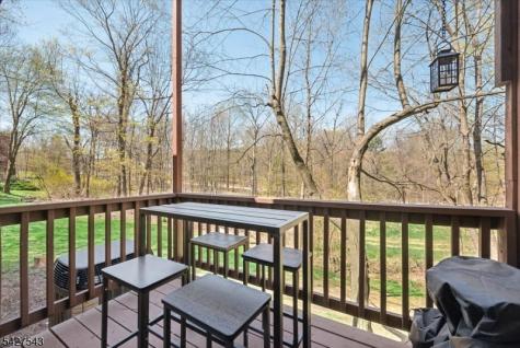 15 Village Way Vernon NJ 07462