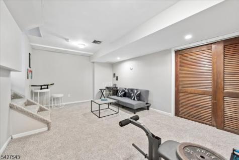 15 Village Way Vernon NJ 07462