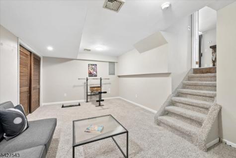 15 Village Way Vernon NJ 07462