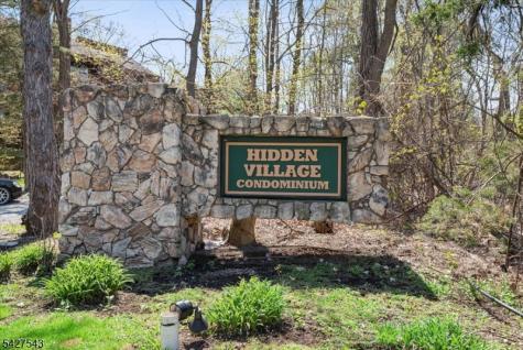 15 Village Way Vernon NJ 07462