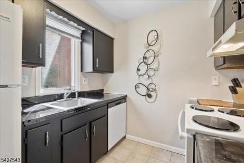 15 Village Way Vernon NJ 07462
