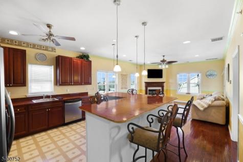 276 Beachway Ave Unit 8 Keansburg NJ 07734