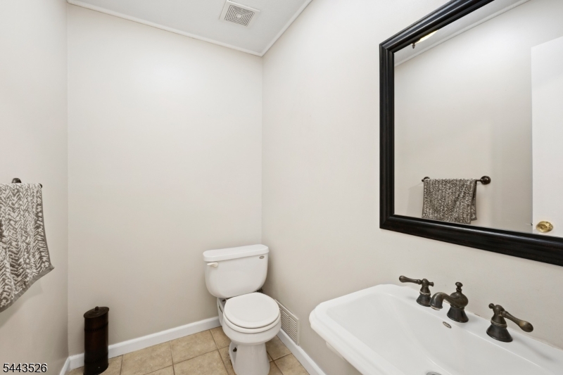 3 Sandpiper Drive Sayreville NJ 08859