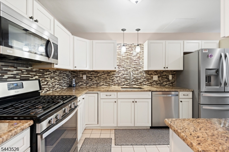 3 Sandpiper Drive Sayreville NJ 08859