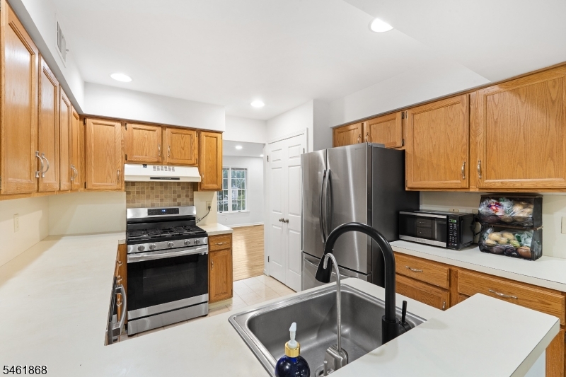 16 Stone Edge Road Bedminster NJ 07921