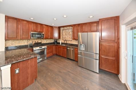 32 Rosewood Court North Haledon NJ 07508