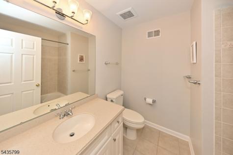 32 Rosewood Court North Haledon NJ 07508