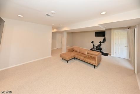 32 Rosewood Court North Haledon NJ 07508