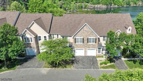 32 Rosewood Court North Haledon NJ 07508