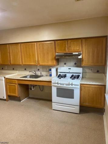 268 W Kinney Street Newark NJ 07103
