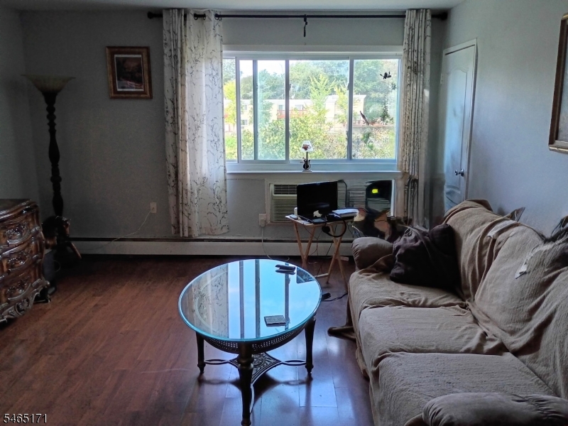 6 Lake Avenue East Brunswick NJ 08816