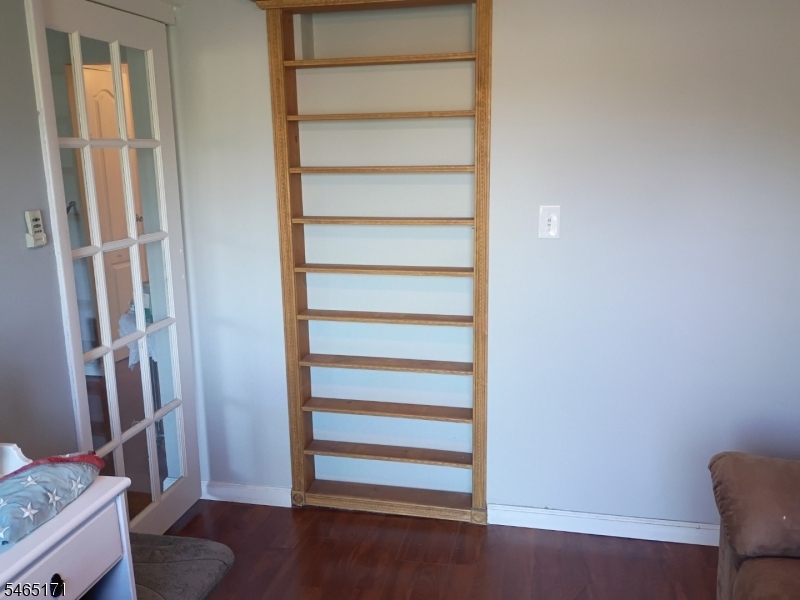 6 Lake Avenue East Brunswick NJ 08816