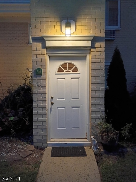 6 Lake Avenue East Brunswick NJ 08816