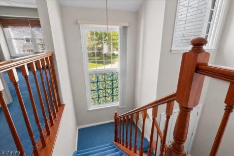 22 Willow Ci Hamburg NJ 07419