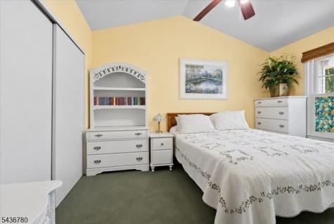 22 Willow Ci Hamburg NJ 07419