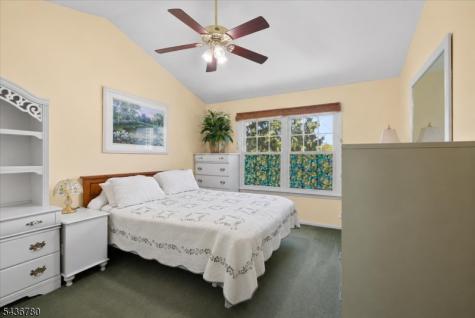 22 Willow Ci Hamburg NJ 07419