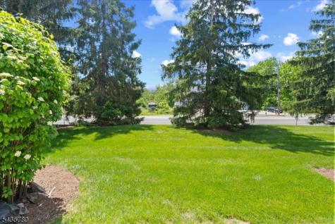 22 Willow Ci Hamburg NJ 07419