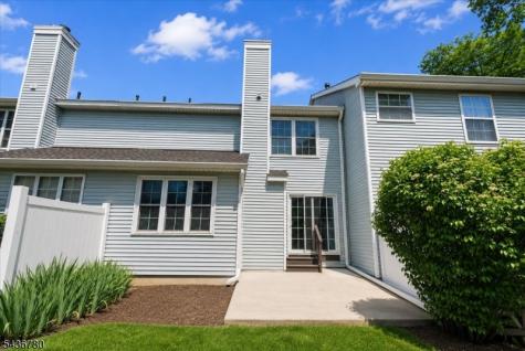 22 Willow Ci Hamburg NJ 07419