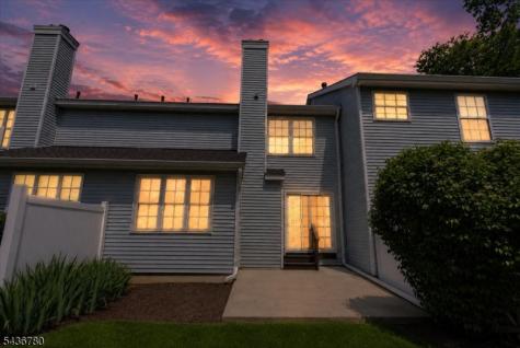 22 Willow Ci Hamburg NJ 07419