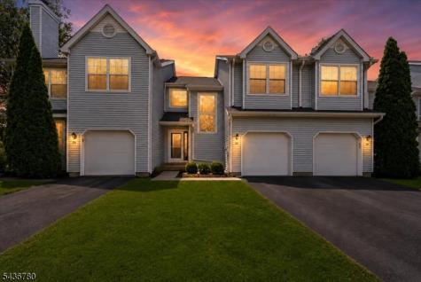 22 Willow Ci Hamburg NJ 07419