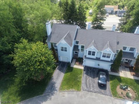 22 Willow Ci Hamburg NJ 07419