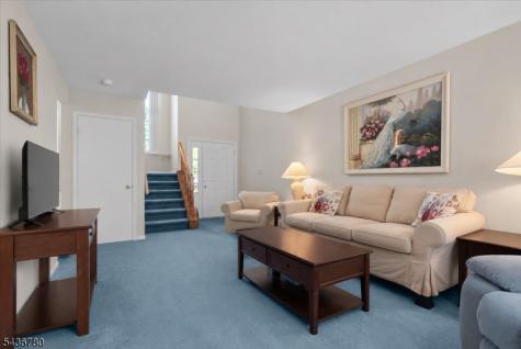 22 Willow Ci Hamburg NJ 07419