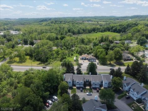 22 Willow Ci Hamburg NJ 07419