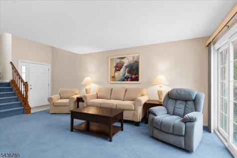 22 Willow Ci Hamburg NJ 07419