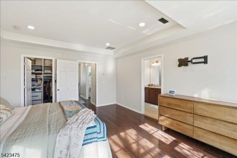 41 Creekside Court Secaucus NJ 07094