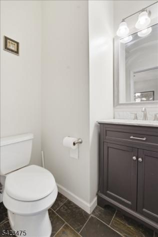 41 Creekside Court Secaucus NJ 07094