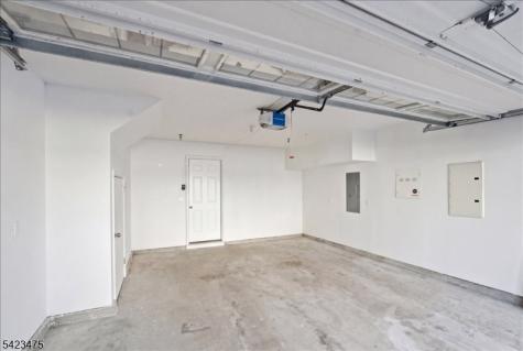 41 Creekside Court Secaucus NJ 07094