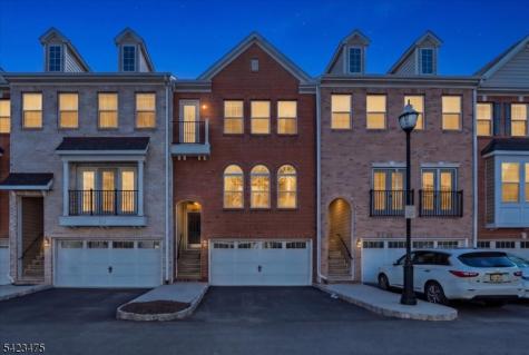 41 Creekside Court Secaucus NJ 07094