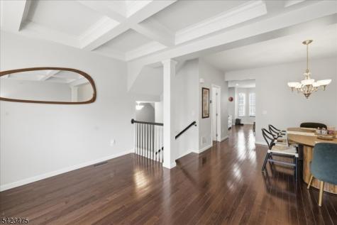41 Creekside Court Secaucus NJ 07094
