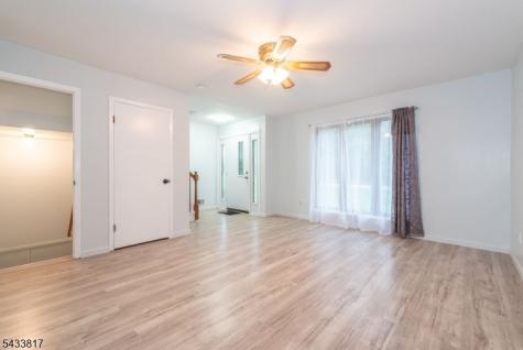 131 Mcpeek Road Andover NJ 07848