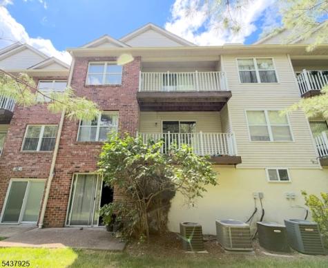 17 Millie Lane East Hanover NJ 07936