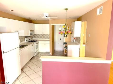 17 Millie Lane East Hanover NJ 07936