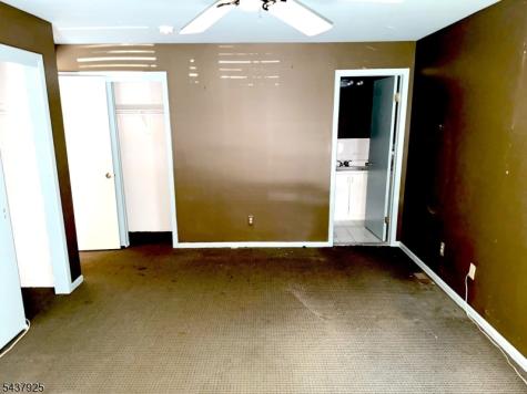 17 Millie Lane East Hanover NJ 07936