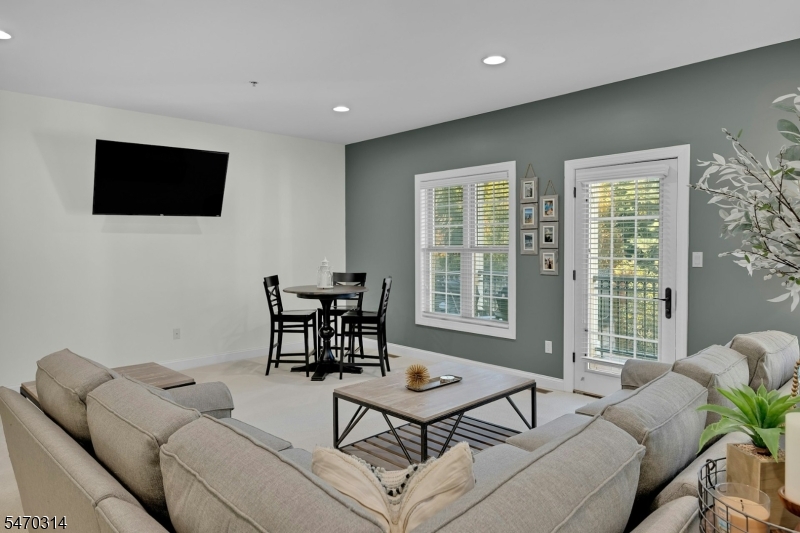 18 Howland Terrace Morris NJ 07960