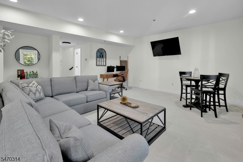 18 Howland Terrace Morris NJ 07960
