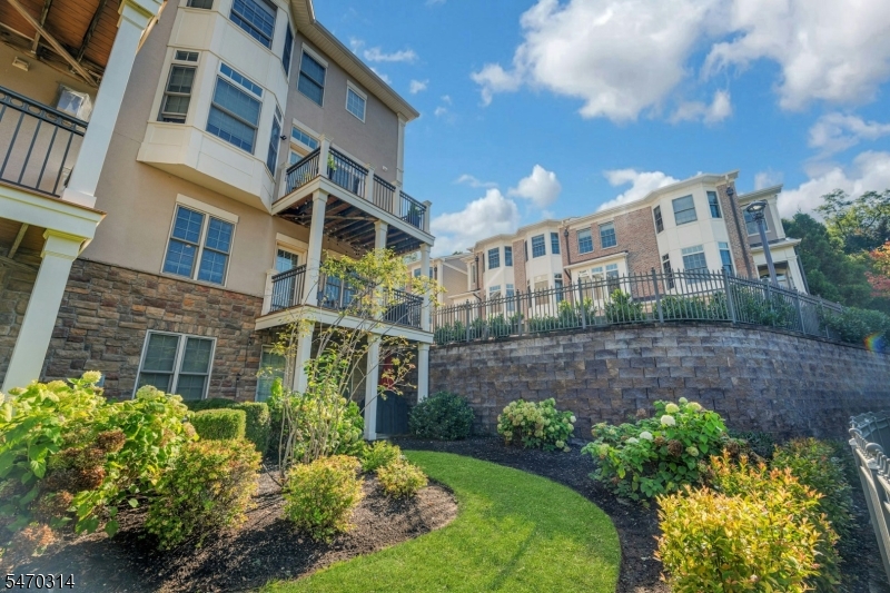 18 Howland Terrace Morris NJ 07960