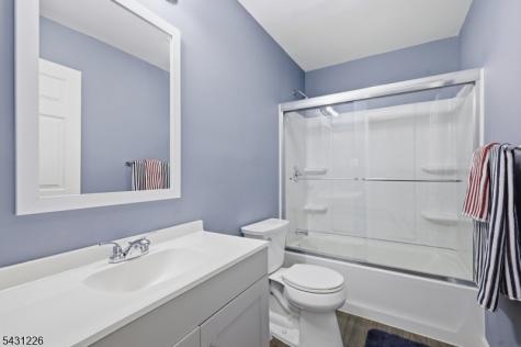 64 Cambridge Oxford NJ 07863