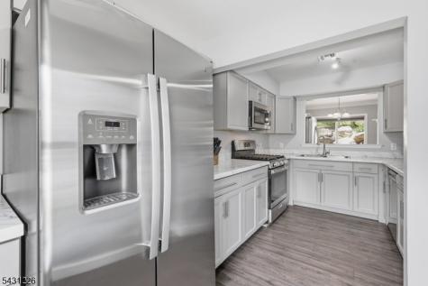 64 Cambridge Oxford NJ 07863
