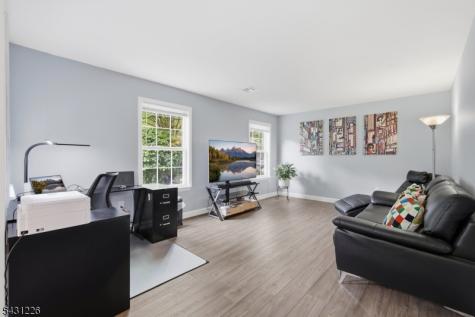64 Cambridge Oxford NJ 07863