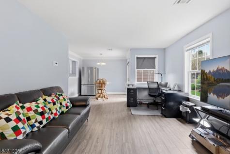 64 Cambridge Oxford NJ 07863