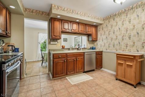 18 B Foxwood Dr Unit B Morris Plains NJ 07950
