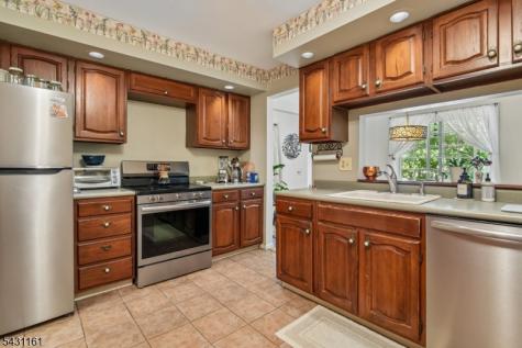 18 B Foxwood Dr Unit B Morris Plains NJ 07950
