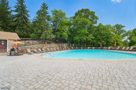 18 B Foxwood Dr Unit B Morris Plains NJ 07950